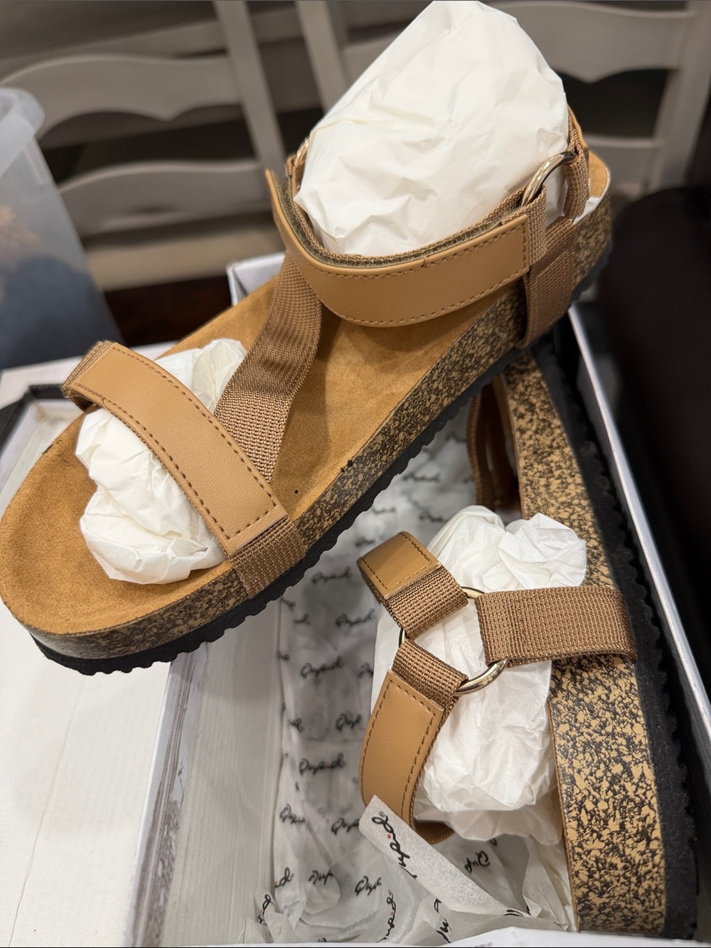 Qupid size 8 sandals, brand new in box @@@